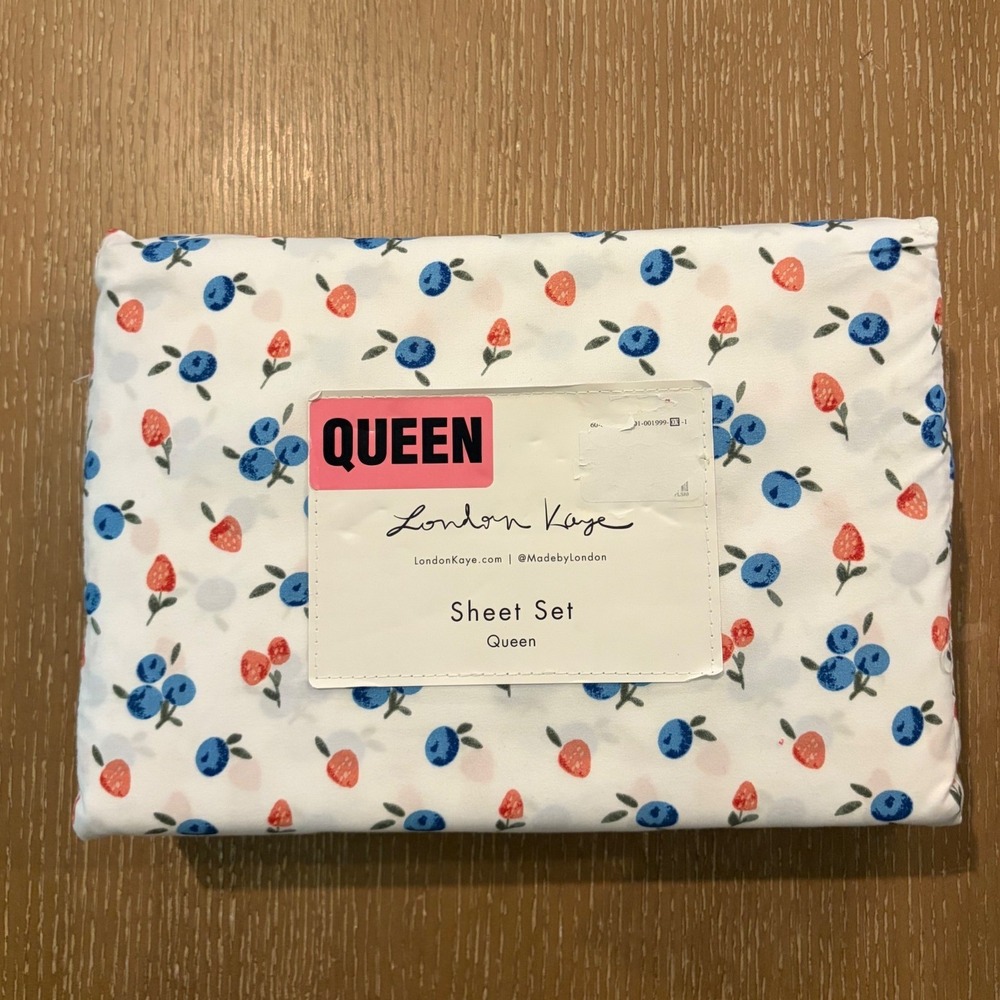 London Kaye Queen Sheet Set Strawberry Blueberry Americana Microfiber New 4 Pc
